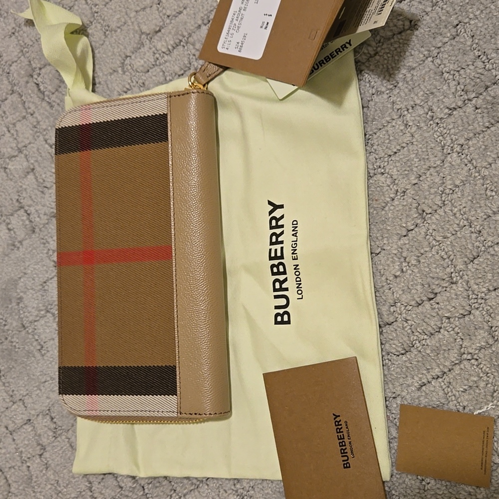 Burberry Large Zip Around Wallet NWT